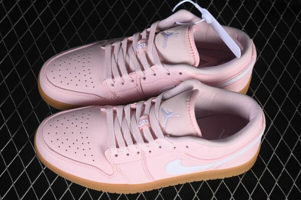 AJ 1 Low ‘Arctic Pink Gum’ DC0774-601 AJ 1 Low ‘Arctic Pink Gum’ DC0774-601
