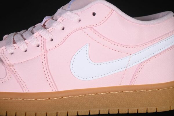 AJ 1 Low ‘Arctic Pink Gum’ DC0774-601 AJ 1 Low ‘Arctic Pink Gum’ DC0774-601