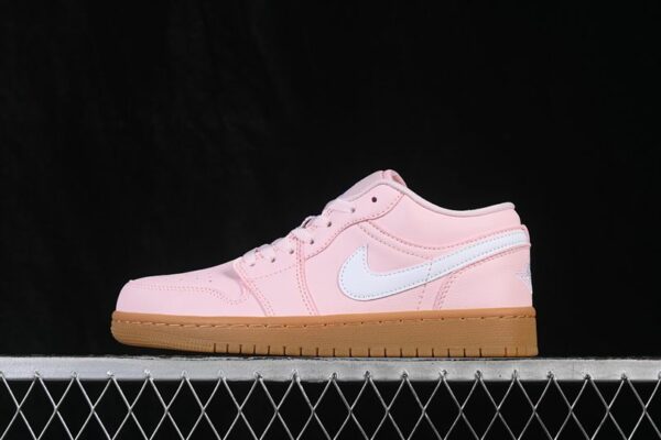 AJ 1 Low ‘Arctic Pink Gum’ DC0774-601 AJ 1 Low ‘Arctic Pink Gum’ DC0774-601