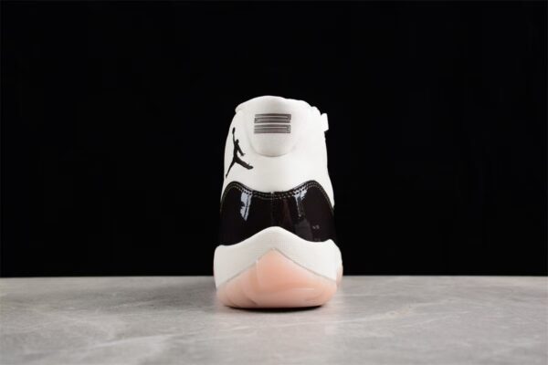 AJ 11 Retro Neapolitan AR0715-101 AJ 11 Retro Neapolitan AR0715-101