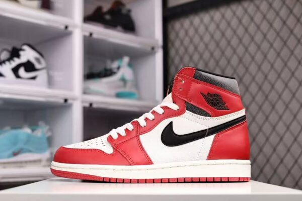 AJ 1 Retro High OG ‘Chicago Lost & Found’ DZ5485-612