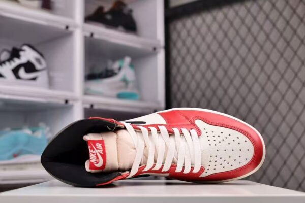 AJ 1 Retro High OG ‘Chicago Lost & Found’ DZ5485-612