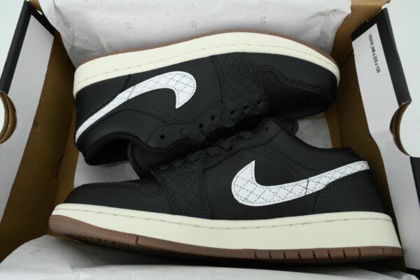 AJ 1 Low SE ‘Off Noir’ IO2047-001