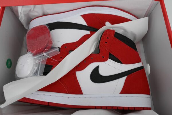 AJ 1 Retro High Travis Scott ‘Chicago’ DH3227-601 AJ 1 Retro High Travis Scott ‘Chicago’ DH3227-601