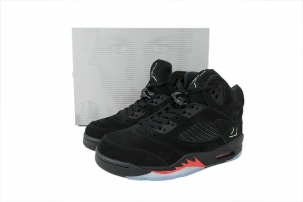 AJ 5 Retro ‘Halloween’ HQ7978-001 AJ 5 Retro ‘Halloween’ HQ7978-001