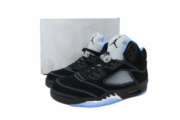AJ 5 Retro ‘Black Carolina’ DD0587-008 AJ 5 Retro ‘Black Carolina’ DD0587-008