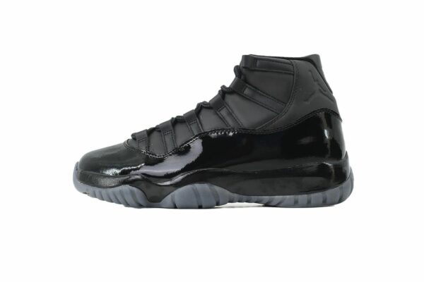 AJ 11 Retro x COMME des GARCONS ‘Black’ IV7639-001