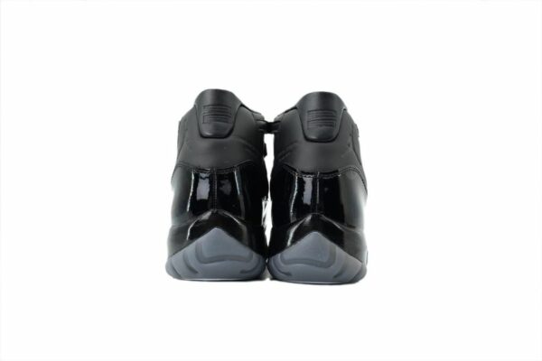 AJ 11 Retro x COMME des GARCONS ‘Black’ IV7639-001