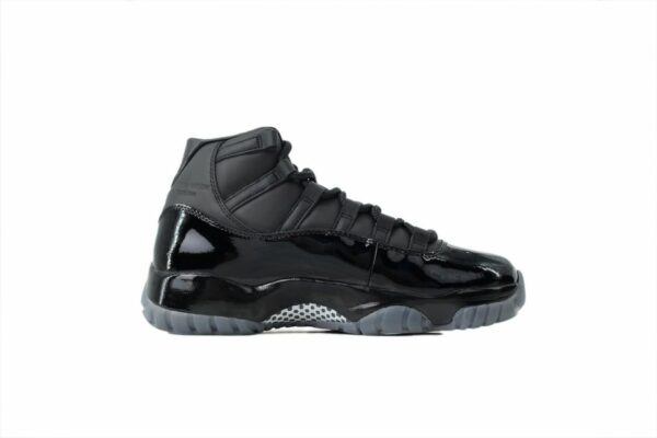 AJ 11 Retro x COMME des GARCONS ‘Black’ IV7639-001