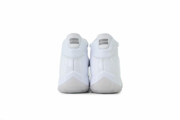 AJ 11 Retro x COMME des GARCONS ‘White’ IV7639-100 AJ 11 Retro x COMME des GARCONS ‘White’ IV7639-100