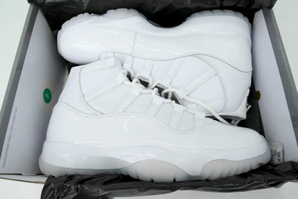 AJ 11 Retro x COMME des GARCONS ‘White’ IV7639-100 AJ 11 Retro x COMME des GARCONS ‘White’ IV7639-100