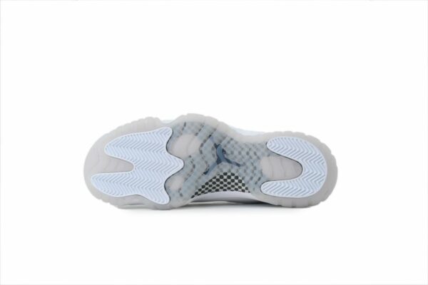 AJ 11 Retro x COMME des GARCONS ‘White’ IV7639-100 AJ 11 Retro x COMME des GARCONS ‘White’ IV7639-100