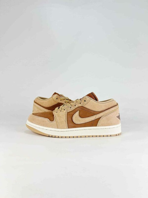 AJ 1 Low ‘Legend Medium Brown Chalk’ DC0774-205 AJ 1 Low ‘Legend Medium Brown Chalk’ DC0774-205