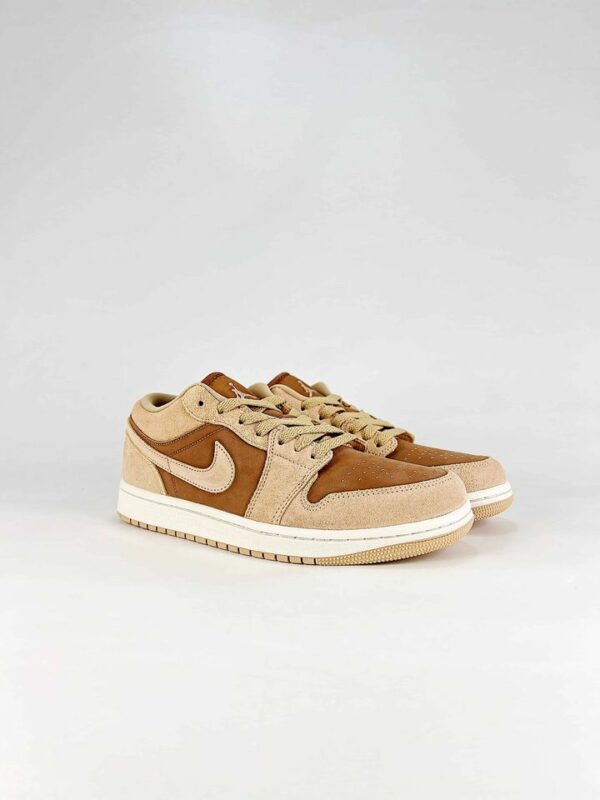 AJ 1 Low ‘Legend Medium Brown Chalk’ DC0774-205 AJ 1 Low ‘Legend Medium Brown Chalk’ DC0774-205