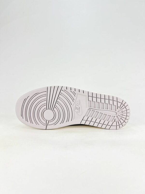 AJ Skyline Low ‘Summit White Smoke Grey’ IM2055-101