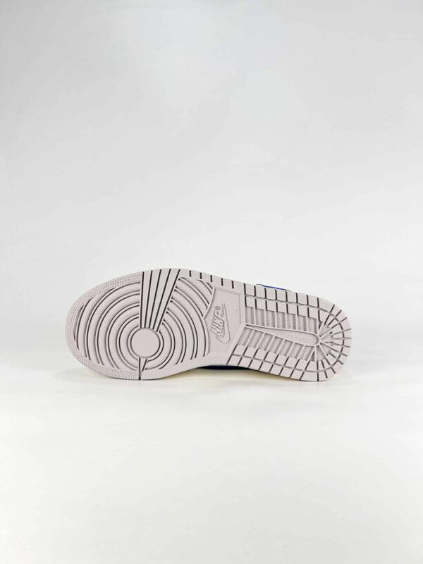 AJ Skyline Low ‘White Grey University Blue’ IM2055-100 AJ Skyline Low ‘White Grey University Blue’ IM2055-100