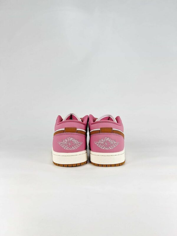 AJ 1 Low ‘Desert Berry Light British Tan’ DC0774-609 AJ 1 Low ‘Desert Berry Light British Tan’ DC0774-609