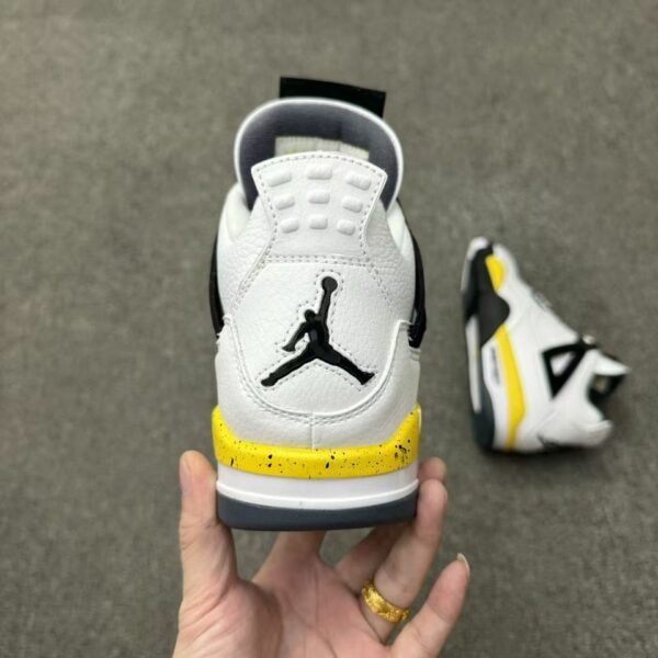 AJ 4 Retro Rare Air ‘Tour Yellow’ IO2463-102 AJ 4 Retro Rare Air ‘Tour Yellow’ IO2463-102