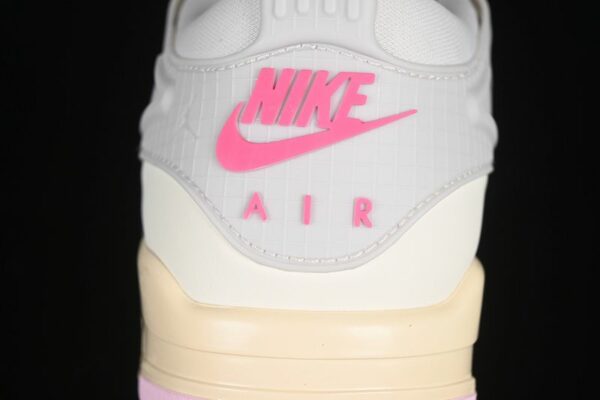 AJ 4 RM ‘Easter’ IB4466-025 AJ 4 RM ‘Easter’ IB4466-025