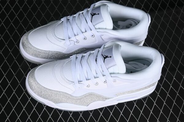 AJ 4 RM ‘White Metallic Silver’ HQ3441-111 AJ 4 RM ‘White Metallic Silver’ HQ3441-111