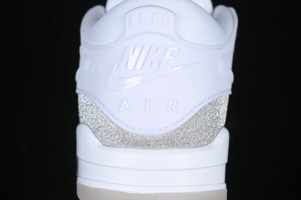 AJ 4 RM ‘White Metallic Silver’ HQ3441-111 AJ 4 RM ‘White Metallic Silver’ HQ3441-111