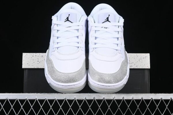 AJ 4 RM ‘White Metallic Silver’ HQ3441-111 AJ 4 RM ‘White Metallic Silver’ HQ3441-111