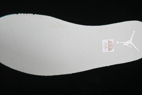AJ 4 RM ‘Hemp’ IB8857-141 AJ 4 RM ‘Hemp’ IB8857-141