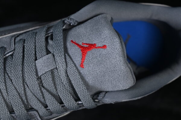 AJ Flight Court ‘Wolf Grey’ HF3255-007 AJ Flight Court ‘Wolf Grey’ HF3255-007