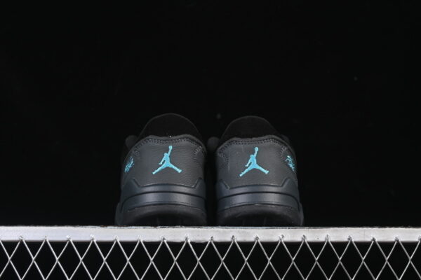 AJ Flight Court ‘Gamma Blue’ HF3255-040 AJ Flight Court ‘Gamma Blue’ HF3255-040