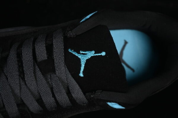 AJ Flight Court ‘Gamma Blue’ HF3255-040 AJ Flight Court ‘Gamma Blue’ HF3255-040