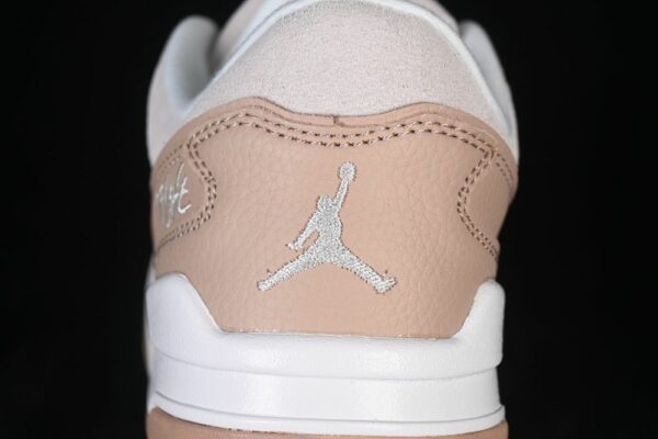 AJ Flight Court SE ‘Light Orewood Brown’ IB4414-120 AJ Flight Court SE ‘Light Orewood Brown’ IB4414-120