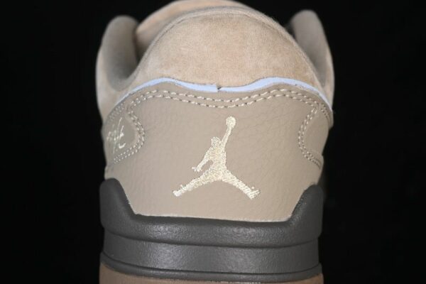 AJ Flight Court ‘Khaki Ironstone’ IO7612-220 AJ Flight Court ‘Khaki Ironstone’ IO7612-220