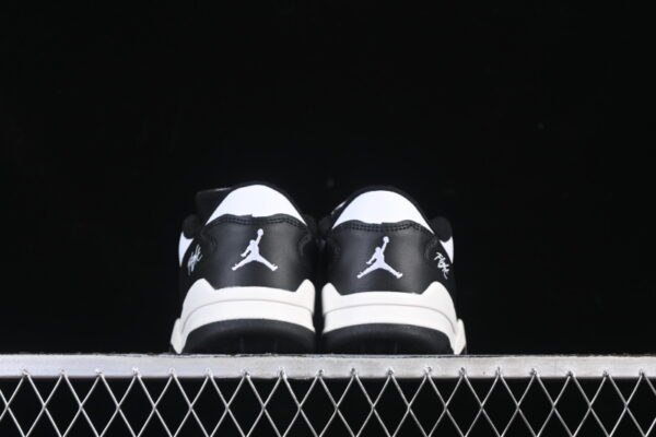 AJ Flight Court ‘White Sail Black’ HF3255-112 AJ Flight Court ‘White Sail Black’ HF3255-112