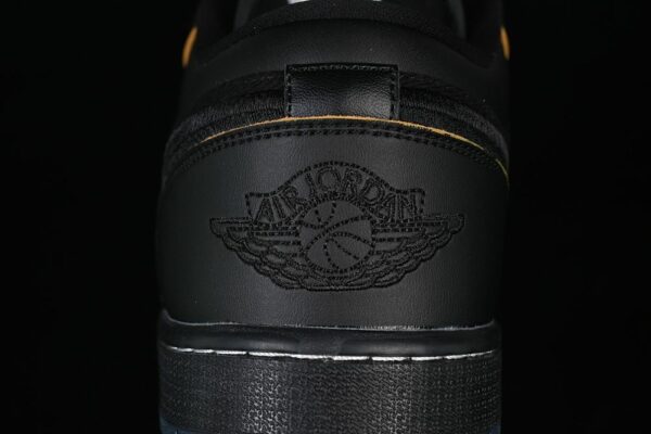 AJ 1 Low SE ‘Lucky Cat’ IQ3460-010 AJ 1 Low SE ‘Lucky Cat’ IQ3460-010