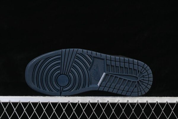 AJ 1 Low SE ‘Lucky Cat’ IQ3460-010 AJ 1 Low SE ‘Lucky Cat’ IQ3460-010