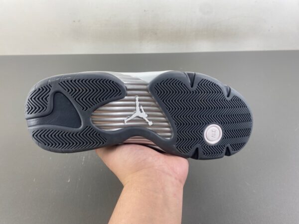 AJ 14 Retro ‘Flint Grey’ FJ3460-012 AJ 14 Retro ‘Flint Grey’ FJ3460-012