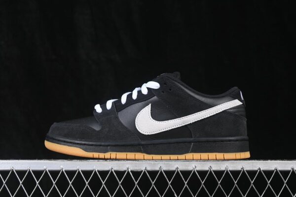 Nike SB Dunk Low Pro ‘Black White Gum’ HF3704-003 Nike SB Dunk Low Pro ‘Black White Gum’ HF3704-003