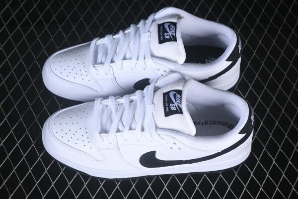 Nike SB Dunk Low ‘White Black’ HF3704-100 Nike SB Dunk Low ‘White Black’ HF3704-100