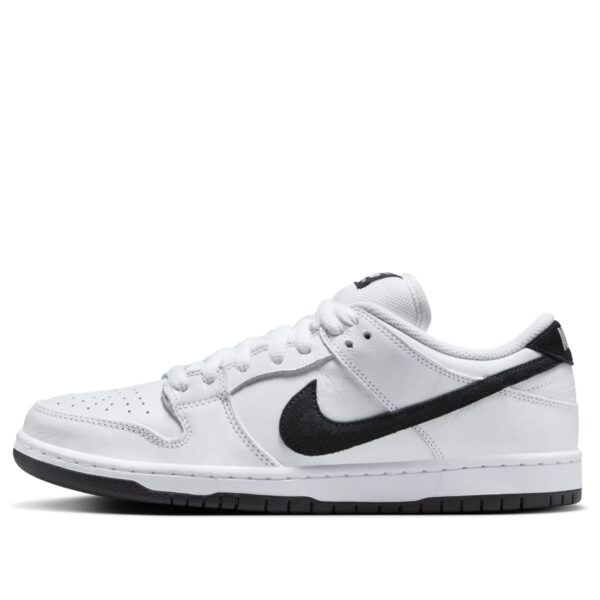 Nike SB Dunk Low ‘White Black’ HF3704-100 Nike SB Dunk Low ‘White Black’ HF3704-100