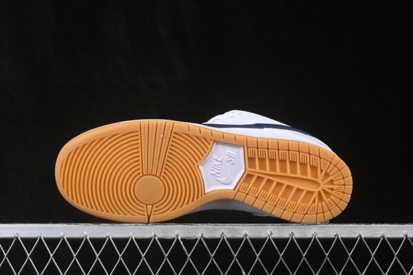 Nike SB Dunk Low ‘Orange Label White Navy’ CZ2249-100