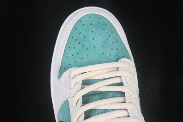 Nike SB Dunk Low ‘Mineral Slate Particle Rose’ HQ1625-300