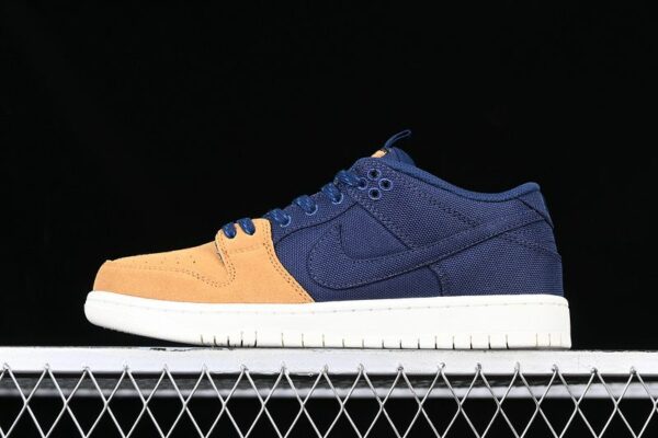 Nike SB Dunk Low ‘Midnight Navy Desert Ochre’ DX6775-400