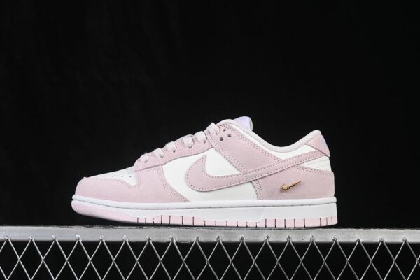Nike Dunk Low ‘Sail Pearl Pink’ IO4244-100