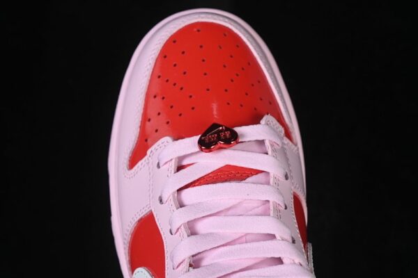 Nike Dunk Low Valentine’s Day IQ0218-663