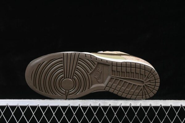 Nike Dunk Low ‘Year Of The Horse’ IQ1118-220