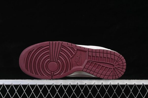 Nike Dunk Low ‘Valentine’s Day’ IQ1145-610 Nike Dunk Low ‘Valentine’s Day’ IQ1145-610