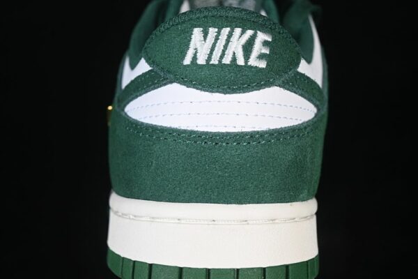 Nike Dunk Low ‘Gorge Green’ IB4417-100