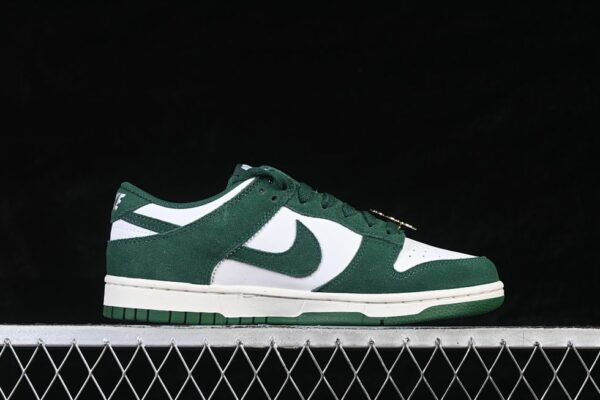 Nike Dunk Low ‘Gorge Green’ IB4417-100
