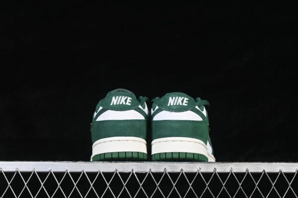 Nike Dunk Low ‘Gorge Green’ IB4417-100