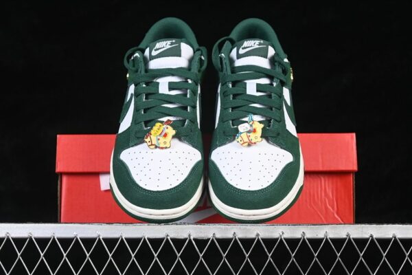 Nike Dunk Low ‘Gorge Green’ IB4417-100